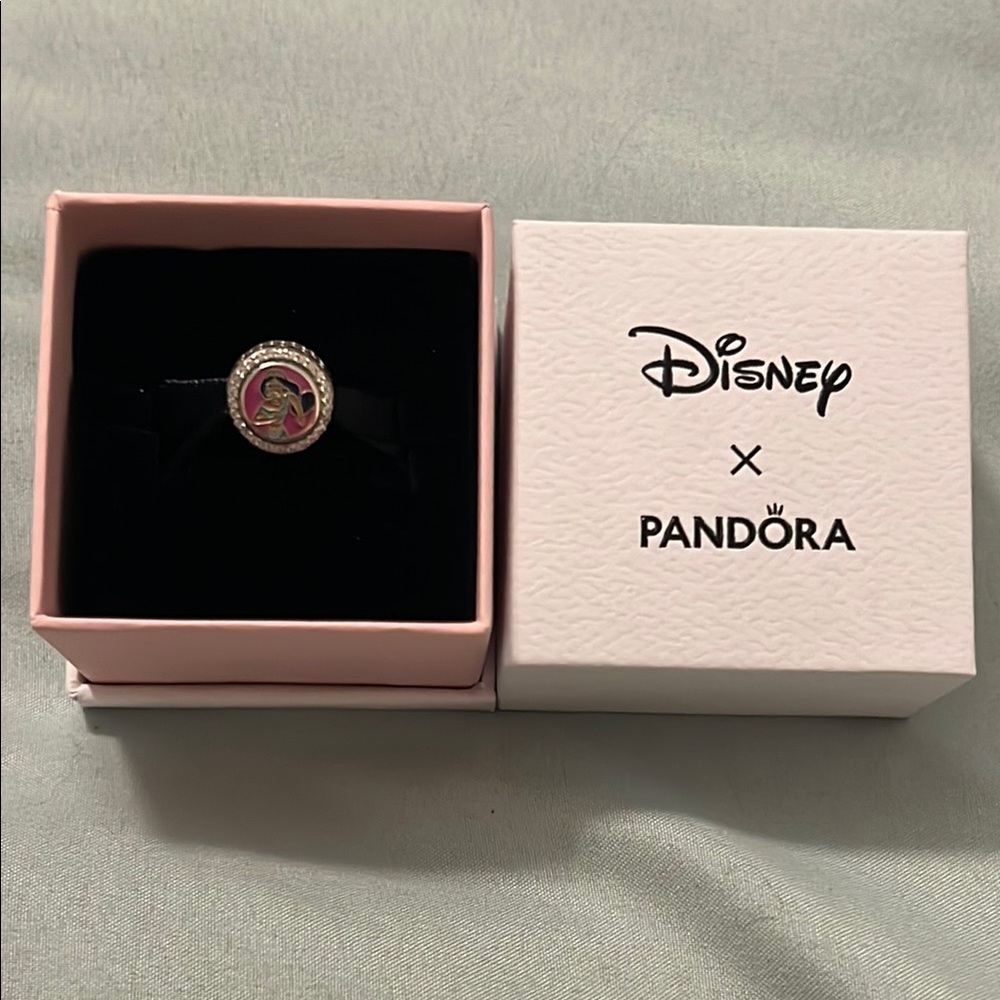 📦 Disney X Pandora Princess 10K 2025 Jasmine Exclusive Charm